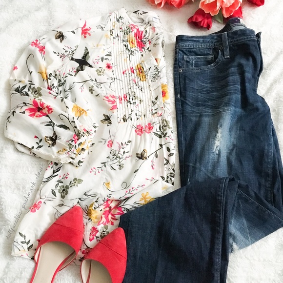 Old Navy Tops - Pretty Floral Breezy Blouse